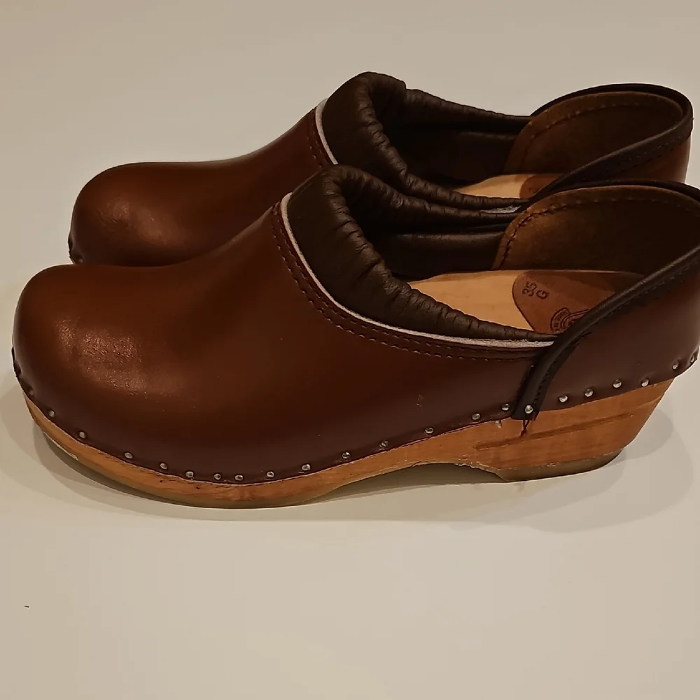 Elegant Brown Bastad Sweden Leather Closed Back Women's Clogs Size 35 - Picture 5 of 8